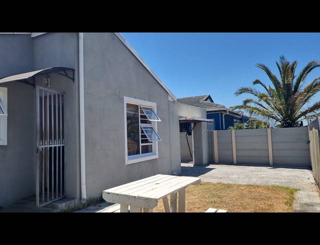 3 BEDROOM FREESTANDING SOLD IN RETREAT